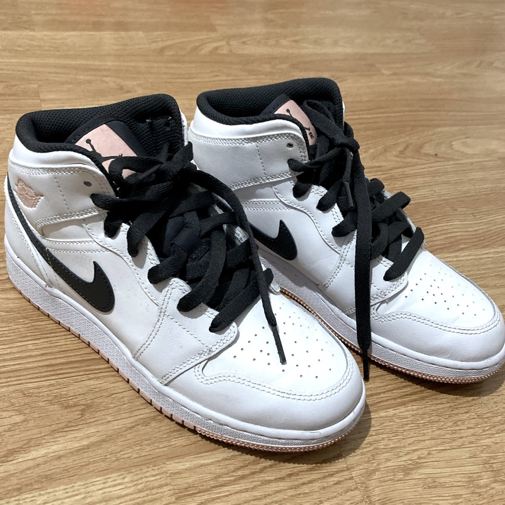 Air Jordans 1 Mid